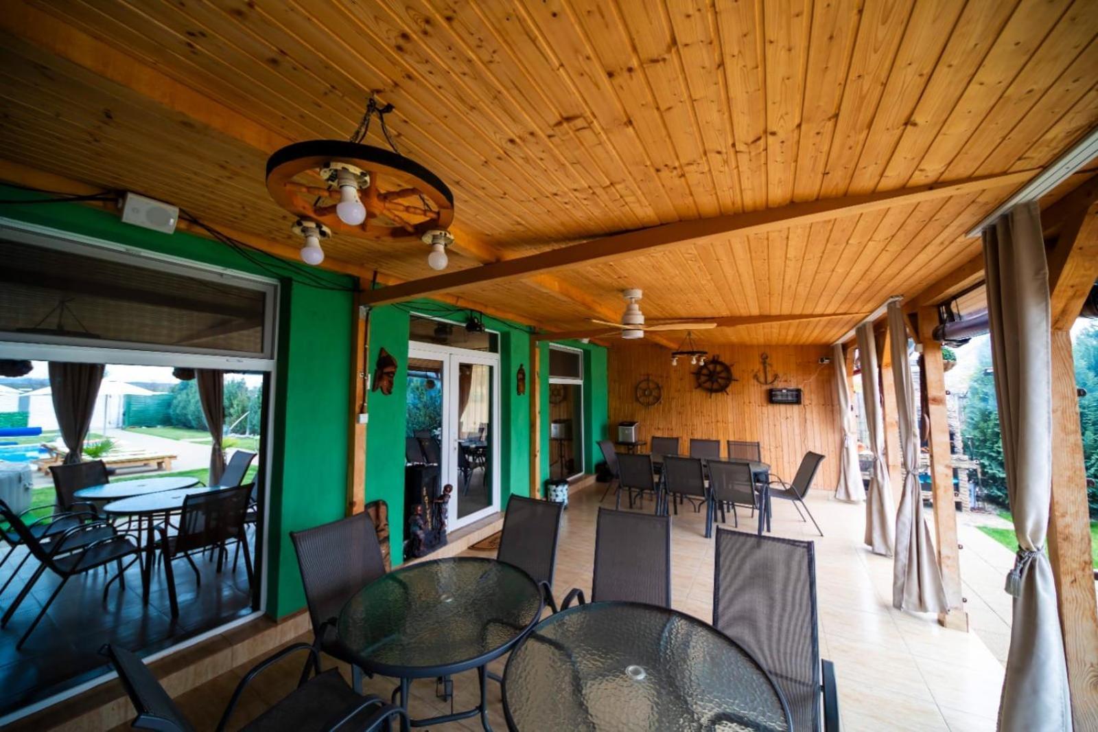 Danube Home Ostrovu Corbului Exterior foto